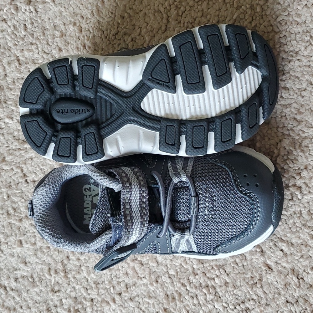 Toddler Boys Stride Rite Shoes size 5.5